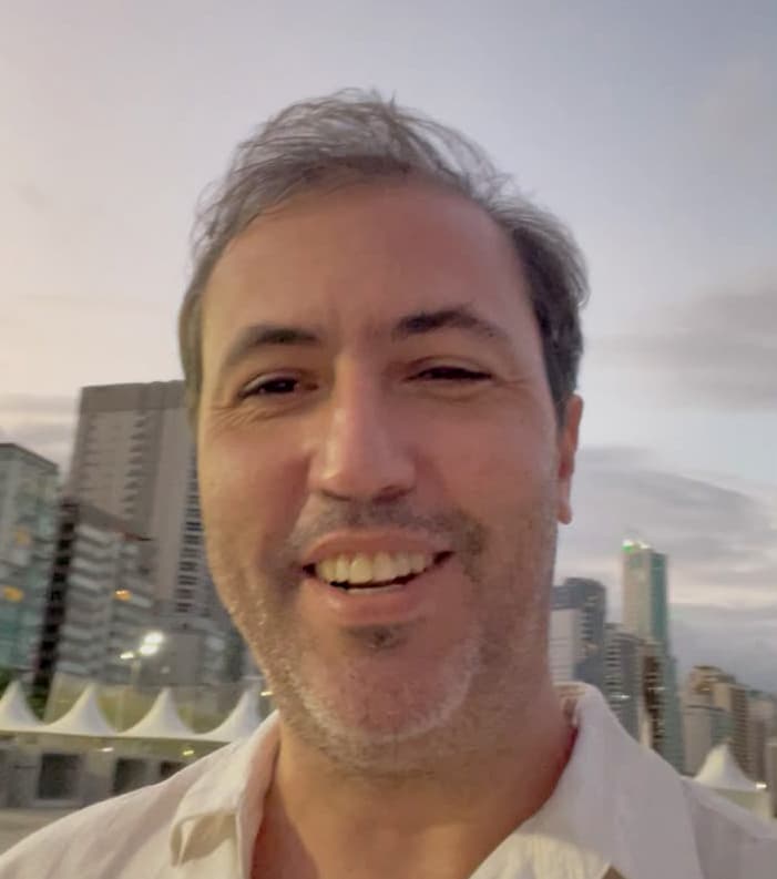 Mauro Zaniboni, autor e criador da Zani Editora